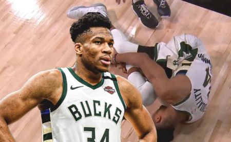 NBA : Έφυγε με προστατευτική μπότα ο Γιάννης – Αμφίβολος για το Game 5