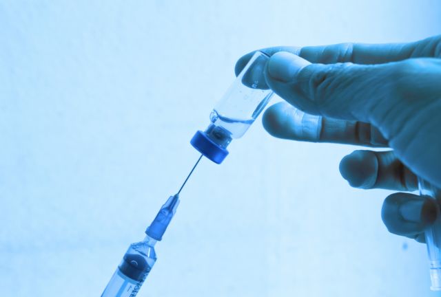 Κορωνοϊός : Ολοκληρώθηκε η β’ φάση των κλινικών δοκιμών και του δεύτερου ρωσικού εμβολίου