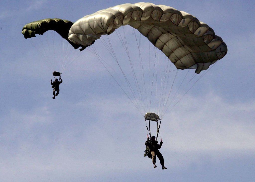 Οι αλεξιπτωτιστές τίμησαν τον λοχία που έχασε τη ζωή του