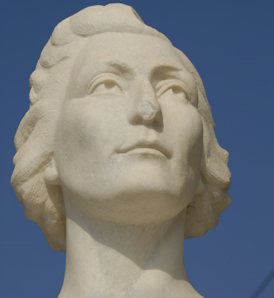 Λέλα Καραγιάννη : Το απαράμιλλο θάρρος και ο άδολος πατριωτισμός