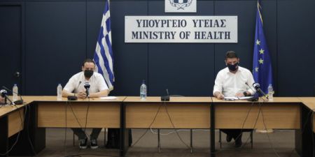 Κορωνοϊός – LIVE: Η ενημέρωση από Μαγιορκίνη και Χαρδαλιά