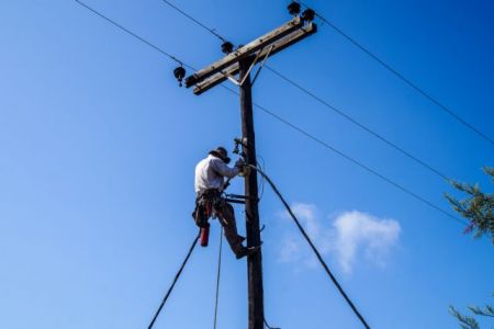 Ζάκυνθος :  32χρονος εργάτης απανθρώθηκε πάνω σε κολόνα της ΔΕΗ