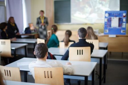 Κορωνοϊός : Πώς θα λειτουργούν από Δευτέρα τα σχολεία – Η νέα ΚΥΑ