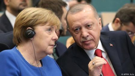 Focus: «Ο Ερντογάν πρέπει να ελπίζει στη Μέρκελ»