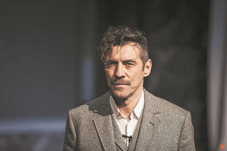 Θέατρο : Οταν ο κορωνοϊός κλέβει την παράσταση…