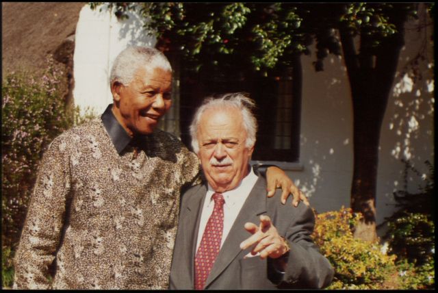 Γιώργος Μπίζος: Η γνωριμία με τον Μαντέλα, η στενή φιλία και ο… Σοφοκλής