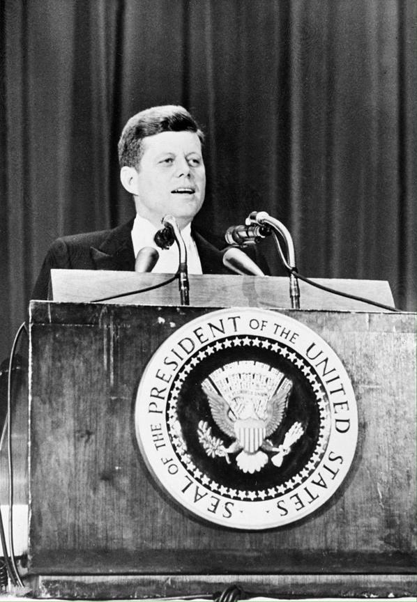 JFK: Ο άνδρας πίσω από τον μύθο