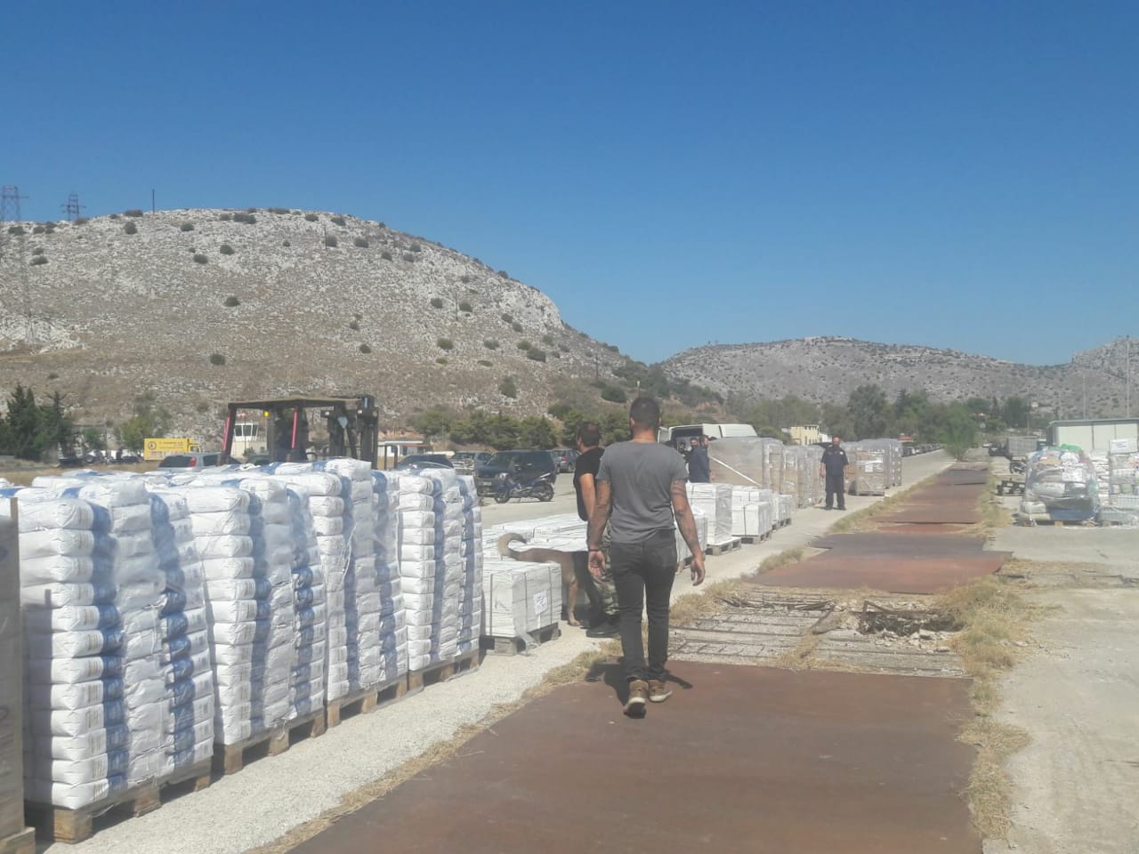 Αναχώρηση ανθρωπιστικής βοήθειας στον Λίβανο