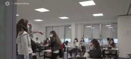 Το κυνήγι της… μάσκας: Ολιγωρία καταγγέλλουν οι εκπαιδευτικοί