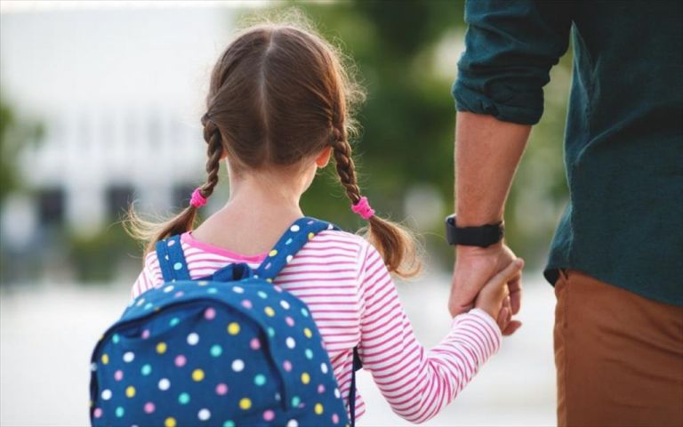 Το νέο καθεστώς αδειών για γονείς – Όλα όσα πρέπει  να γνωρίζετε | tovima.gr