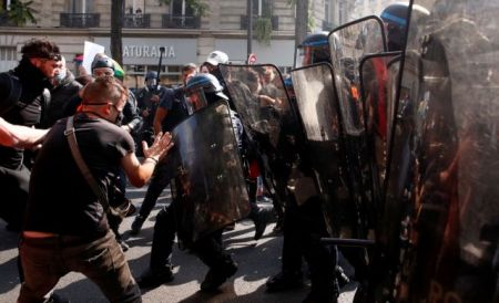 Γαλλία: Επέστρεψαν τα «Κίτρινα Γιλέκα» – Επεισόδια και 154 συλλήψεις