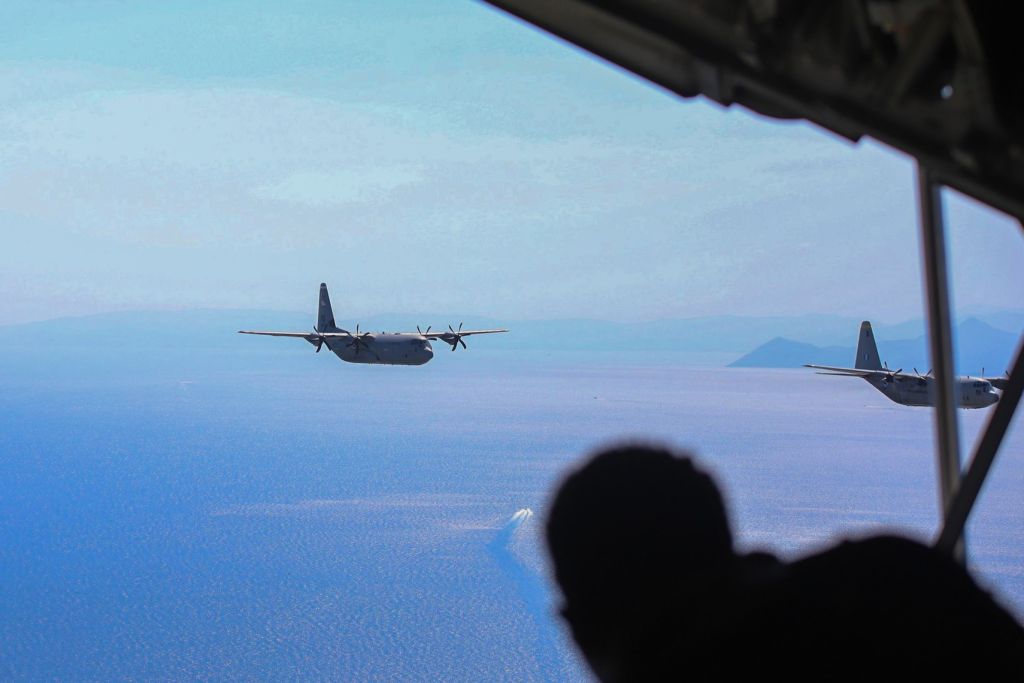 Stolen Cerberus:  Εντυπωσιακές  πτήσεις  C-130 πάνω από την Αθήνα