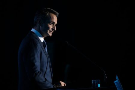 Μητσοτάκης : Γραφικό να αποκαλεί εμένα «πολιτικό απατεώνα» ο κ. Τσίπρας