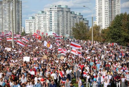 Λευκορωσία: Χιλιάδες διαδηλωτές στους δρόμους