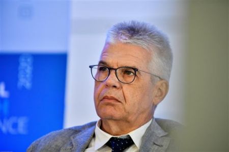 Γώγος στο MEGA: Πάνω από τρία κρούσματα θα κλείνει το σχολείο