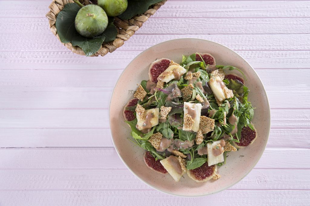 Πράσινη σαλάτα με ψητό μπάτζο