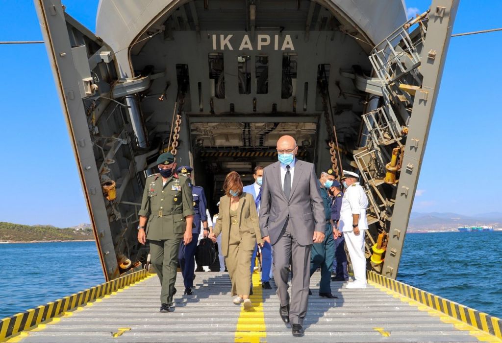 Για ανθρωπιστική βοήθεια στο Λίβανο απέπλευσε το Αρματαγωγό ΙΚΑΡΙΑ