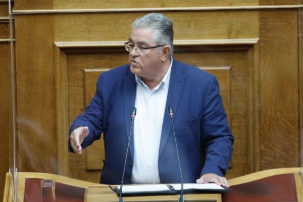 Ψηφίζονται σήμερα στη βουλή οι απλήρωτες υπερωρίες και οι μειώσεις στα δώρα