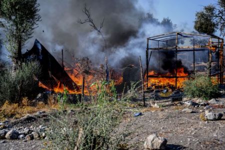 Ποιοι και πώς έκαψαν τη Μόρια – Συνεχίζεται η έρευνα