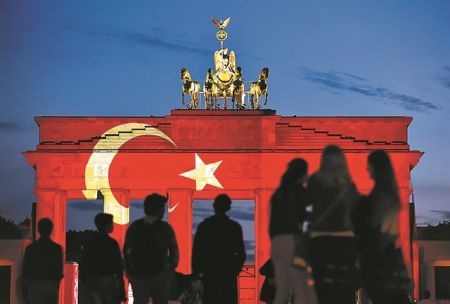 Πώς επηρεάζει η Τουρκία τη γερμανική πολιτική – H ισχύς του Ερντογάν και τα δίκτυα του AKP