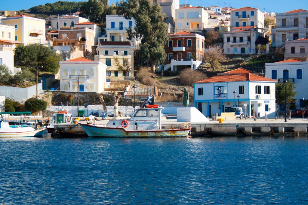 Βουλή: Τροπολογία για την κατάργηση του ΕΝΦΙΑ σε ακριτικά νησιά