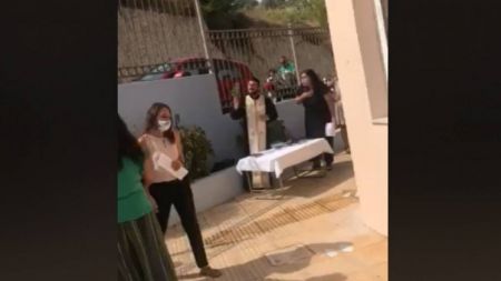 Κρήτη : Συνελήφθη ιερέας για κήρυγμα κατά της μάσκας στα σχολεία