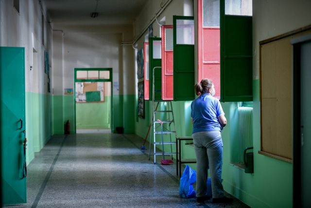 Σχολεία: Αλαλούμ με κρούσμα στο Κερατσίνι