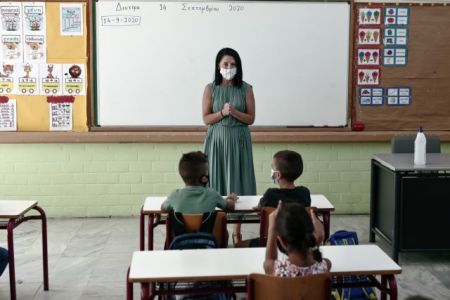 Κορωνοϊός: Πότε μπαίνει λουκέτο σε όλο το σχολείο, πότε σε τμήμα – Διευκρινίσεις Ζαχαράκη
