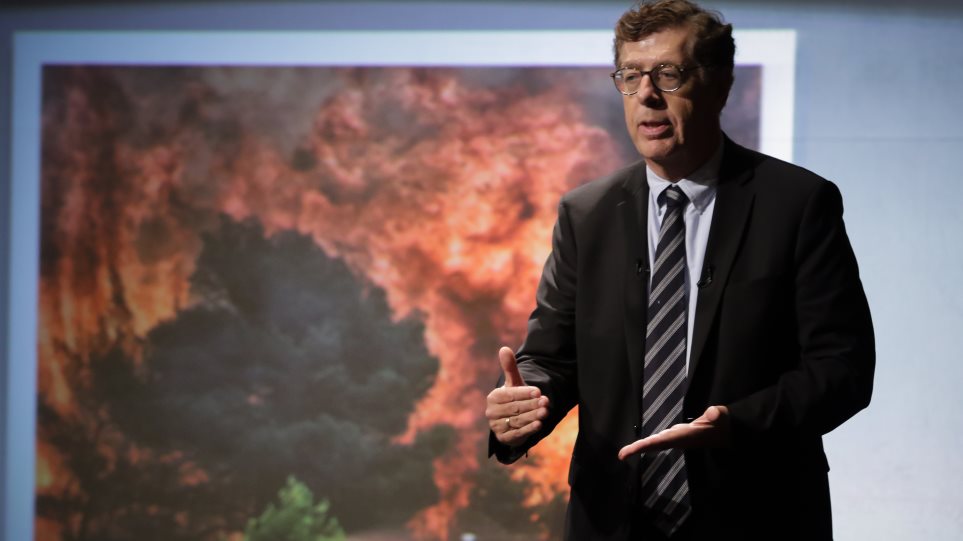 Συνολάκης στο MEGA: Να γίνουν από τώρα εκκενώσεις σπιτιών στις παράκτιες περιοχές