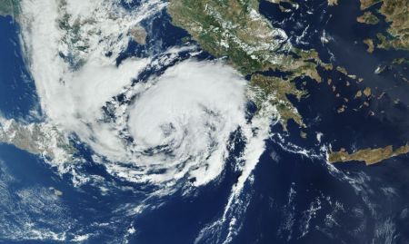 Κακοκαιρία Ιανός : Η εντυπωσιακή φωτογραφία του μεσογειακού κυκλώνα από τον δορυφόρο Copernicus