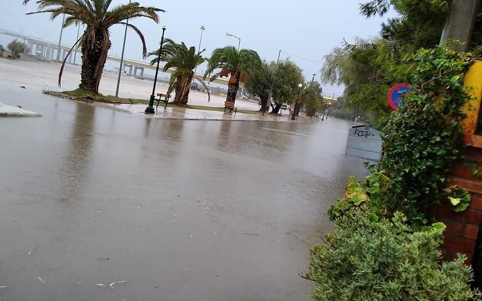 Κακοκαιρία Ιανός: Τι είναι το φαινόμενο της παράκτιας πλημμύρας που καταγράφεται στο Ρίο