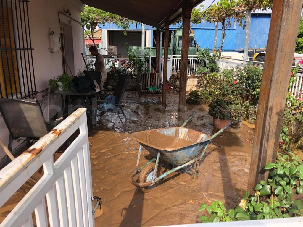 Ιανός : Πένθος για τους 2 νεκρούς, αγωνιώδεις έρευνες για τους 2 αγνοούμενους