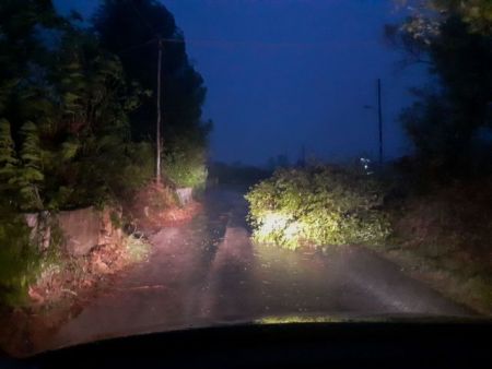 Ιανός : Χωρίς ρεύμα περιοχές σε Επτάνησα, Καρδίτσα