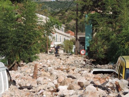 Ιανός: Καταστροφή σε Άσσο, Ληξούρι, Φισκάρδο (εικόνες)
