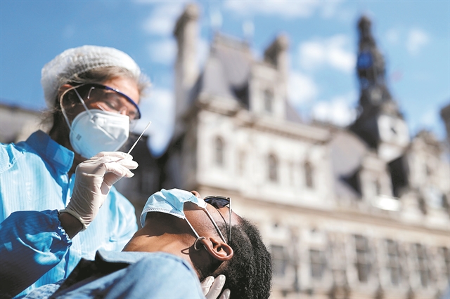 SARS-CoV-2: Πόσο πλήττει εγκέφαλο και καρδιά