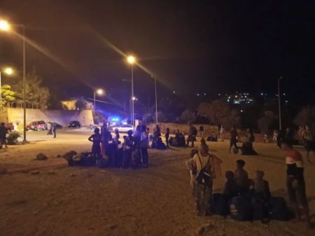 Σάμος : Συλλήψεις 3 ανηλίκων για τη φωτιά στο ΚΥΤ