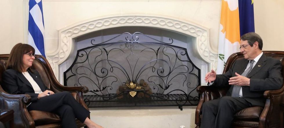 Κύπρος: Σε εξέλιξη η συνάντηση Σακελλαροπούλου – Αναστασιάδη