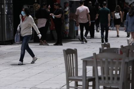 Κορωνοϊός – Πέτσας: Ένα βήμα πριν το κόκκινο η Αττική