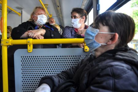 Κορωνοϊός: Σηκωτός βγήκε από λεωφορείο γιατί δεν φορούσε μάσκα