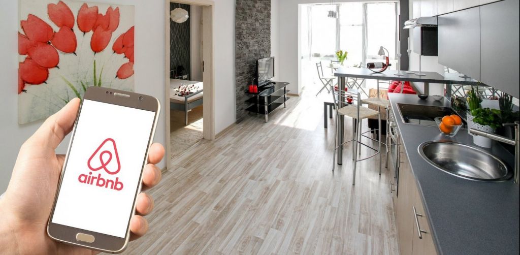 Airbnb: Ραντάρ της εφορίας για αδήλωτα εισοδήματα