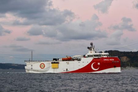 Oruc Reis : Μπαινοβγαίνει στο λιμάνι της Αττάλειας