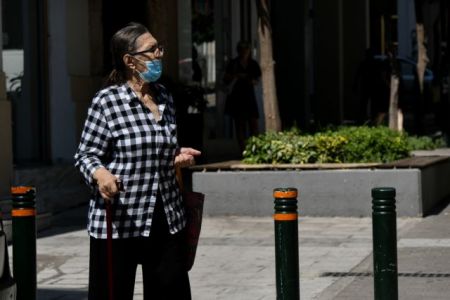 Κορωνοϊός : Σφίγγει ο κλοιός για τους αρνητές της μάσκας – Οι κυρώσεις που ισχύουν πλέον