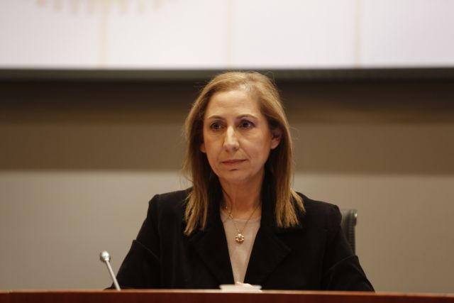 Ξενογιαννακοπούλου: Χωρίς τις απαραίτητες διασφαλίσεις η τηλεργασία