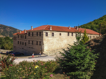 Καστοριά : Η μονή-ορμητήριο του Παύλου Μελά και η ασκήτρια της Κλεισούρας