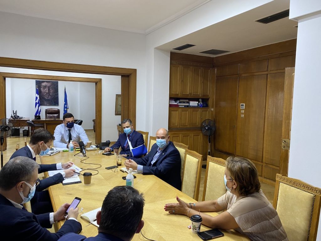 Κορωνοϊός: Σύσκεψη για καταγραφή και αύξηση των ΜΕΘ