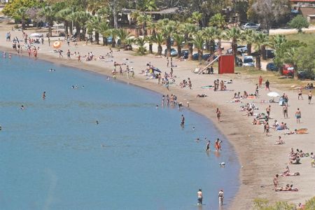 Κατασκήνωση 5 αστέρων στην αθηναϊκή «Ριβιέρα»