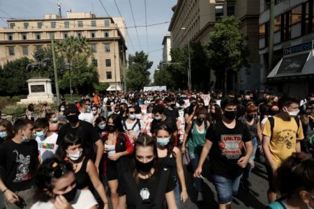 Κορωνοϊός: Μαθητικό συλλαλητήριο στην Αθήνα – Κλειστό το κέντρο