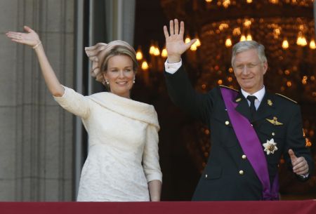 Κλονίζεται η μοναρχία;