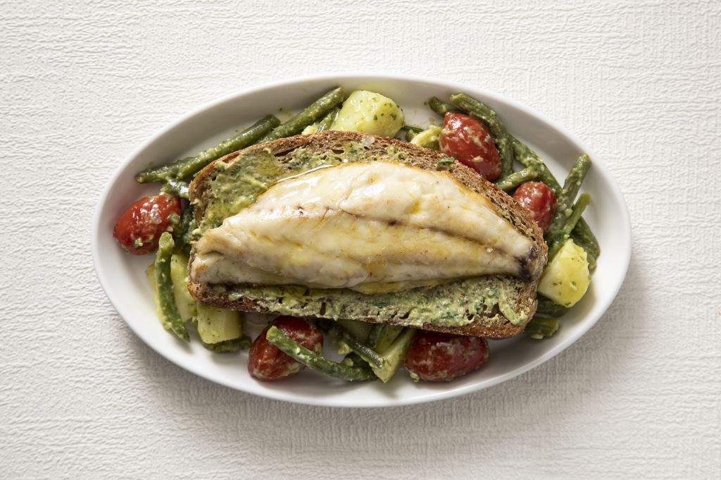 Φιλέτο τσιπούρας σε κρούστα ψωμιού