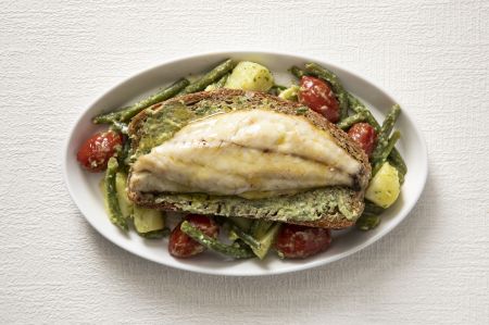 Φιλέτο τσιπούρας σε κρούστα ψωμιού